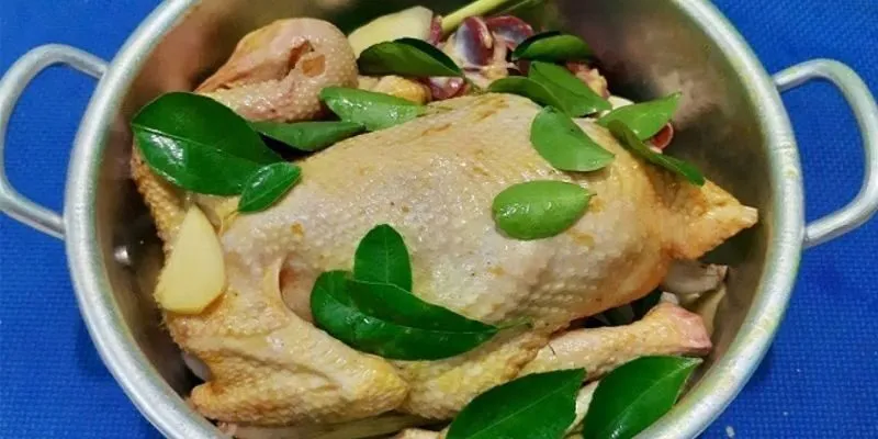 Bí quyết luộc gà ngon